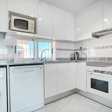 Sea View Apartments, Torrevieja, La Mata Апартаменты *